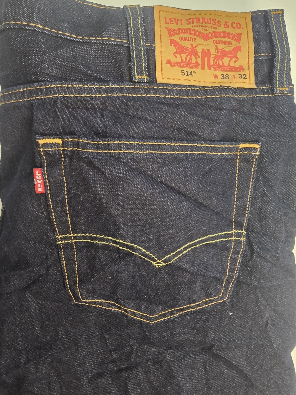 Levi's Men's Straight Jeans in Dark Indigo with Contrast Stitching